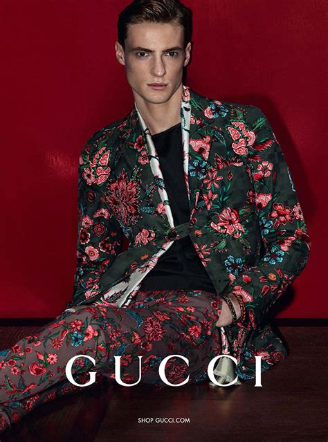 mens gucci advertising|gucci handbag advertisements.